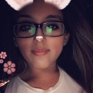 Meet your Posher, Alejandra